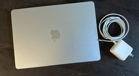 Good
													MacBook Air 2025 (M4) - 13" - Apple M4, Sky Blue, 256 GB, 16 GB, photo 3 of 10