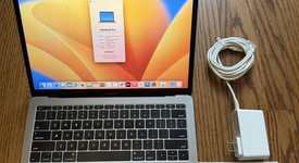 Good
													MacBook Pro 2017 (No Touch Bar) - 13" - I5, Gray, 256 GB, 16 GB, photo 1 of 10