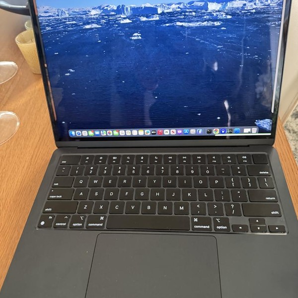 MacBook Air 2024 (M3) - 13 inch - 256 GB, Midnight, 8 GB, Apple M3, 8-core GPU