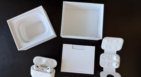 Used
													Apple AirPods Pro 2 - Lightning, photo 5 of 9