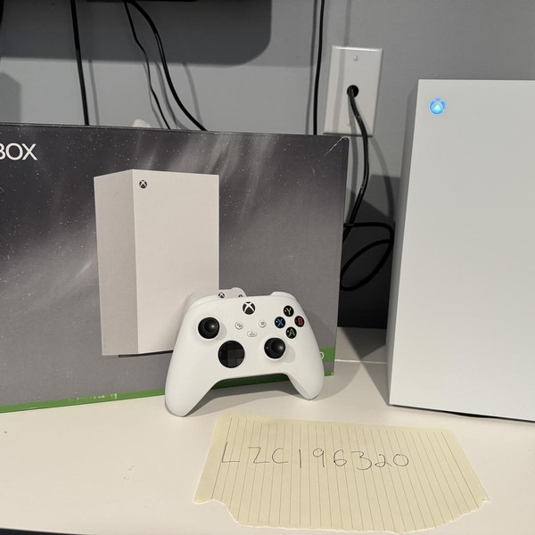 Xbox Series X (2020) - 1 TB, Robot White, All-Digital