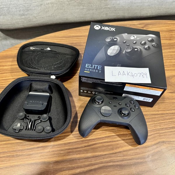 Xbox Elite Wireless Controller Series 2 - Black & White, Core