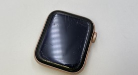 Fair
													Apple Watch Series 6 40mm - Unlocked, Gold, A2293 - Cellular, Aluminum, photo 5 of 7