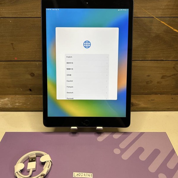 Apple iPad 7th Gen - Unlocked, 32 GB, Gray, A2200