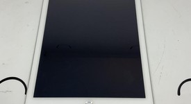 Good
													Apple iPad 5th Gen - Unlocked, Silver, 32 GB, A1823, photo 4 of 9