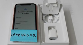 Mint
													Apple iPhone Xr - Unlocked, Coral, 128 GB, A1984, photo 4 of 14