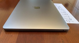 Good
													MacBook Pro 2017 (No Touch Bar) - 13" - I5, Gray, 512 GB, 16 GB, photo 5 of 10