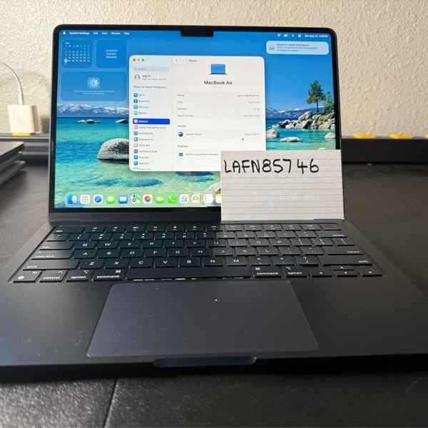 MacBook Air 2022 (M2) - 13 inch - 256 GB, Midnight, 8 GB, Apple M2