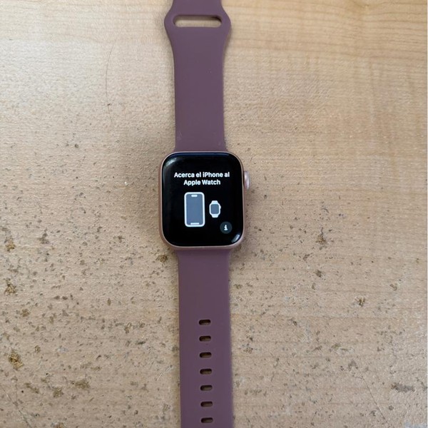 Apple Watch Series 5 40mm - Gold, A2092 - GPS, Aluminum