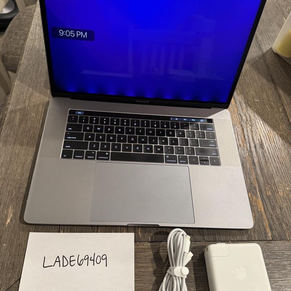 MacBook Pro 2016 (With Touch Bar) - 15 inch - 256 GB, Silver, 16 GB