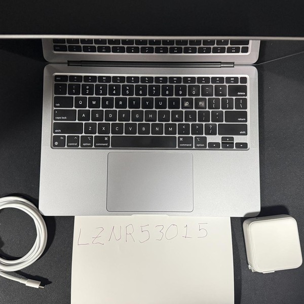 MacBook Air 2020 - 13 inch - 256 GB, Gray, 8 GB, Apple M1