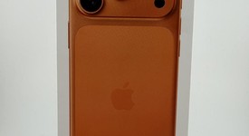 New
													Apple iPhone 17 Pro - Unlocked, Cosmic Orange, 256 GB, A3256, photo 3 of 5