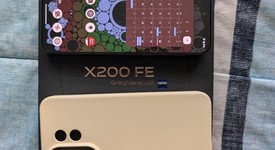 Mint
													vivo X200 FE - Unlocked Non-US, Yellow, 512 GB, 12 GB, photo 5 of 14