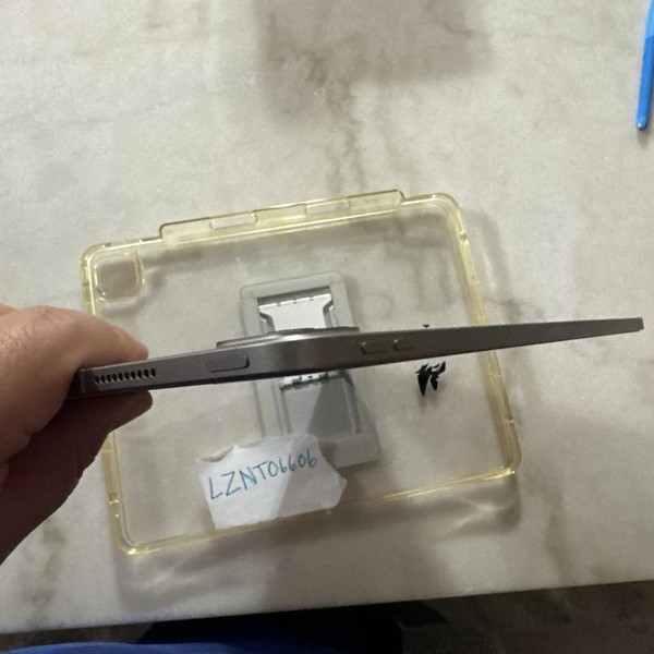 Apple iPad Pro 12.9 inch 6th Gen 2022 - Verizon, 256 GB, Gray