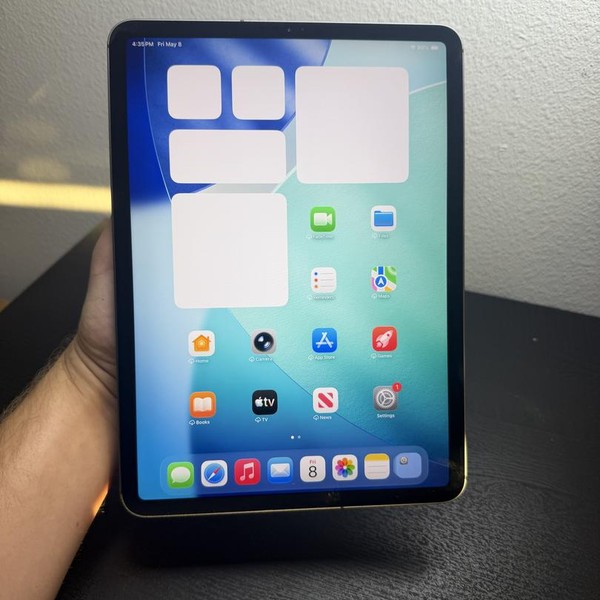 Apple iPad Pro 11 inch 2nd Gen 2020 - Unlocked, 256 GB, Gray, A2068
