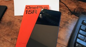 Mint
													OnePlus 15R - Charcoal Black, 256 GB, 12 GB, photo 4 of 7