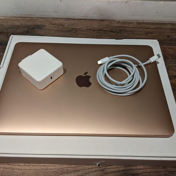 MacBook Air 2019 - 13 inch - 256 GB, Gold, 8 GB, Intel Core i5