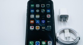 Fair
													Apple iPhone Xr - Straight Talk, Black, 128 GB, A1984, photo 5 of 13