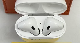 Used
													Apple AirPods 2nd Gen - Lightning Case, photo 4 of 4