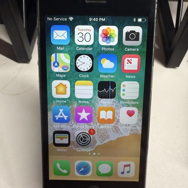 Apple iPhone 5S - AT&T, 16 GB, Gray, A1533