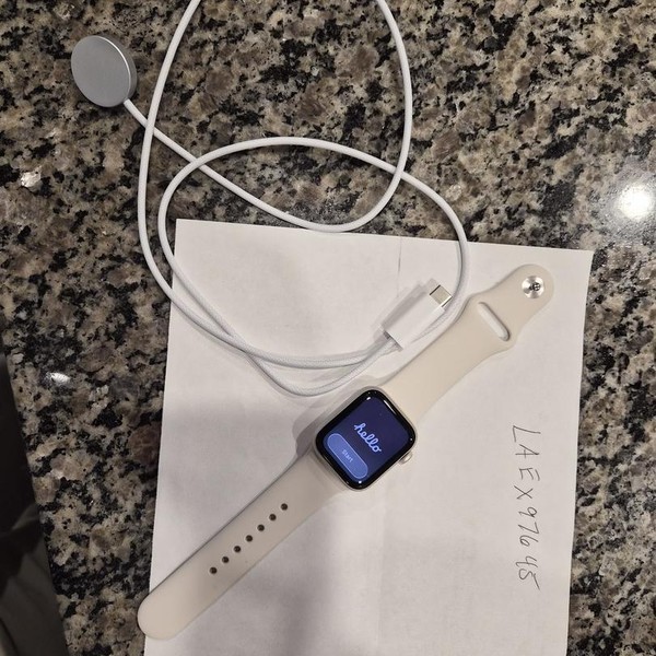 Apple Watch SE (3rd Gen) 40mm - AT&T, Starlight, A3326 - Cellular