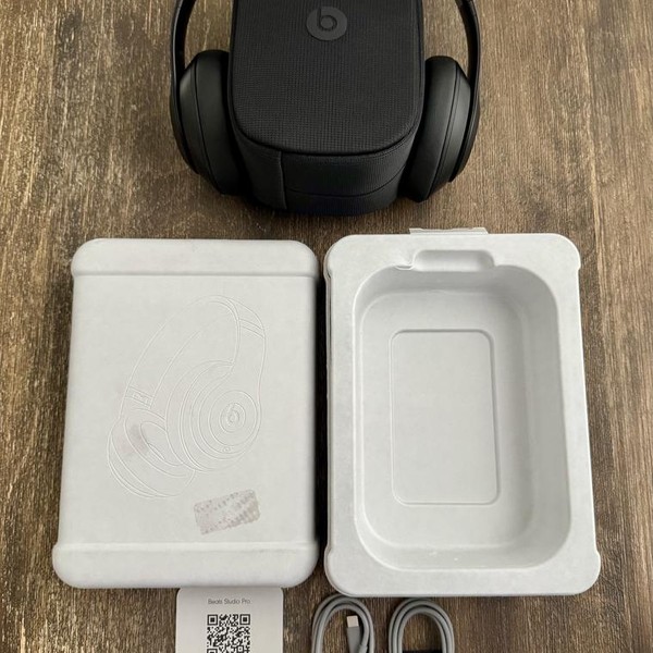 Beats Studio Pro - Black