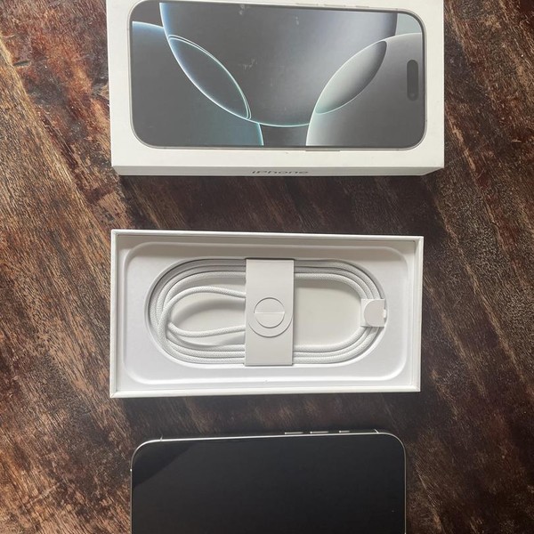 Apple iPhone 16 Pro - Unlocked, 256 GB, White, A3083