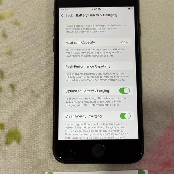 Apple iPhone SE 2nd Gen 2020 - Unlocked, 64 GB, Black, A2275