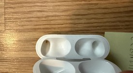 Used
													Apple AirPods Pro 2 - Lightning, photo 5 of 5