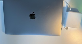 Good
													MacBook Air 2020 - 13" - Apple M1, Gray, 256 GB, 8 GB, photo 3 of 15