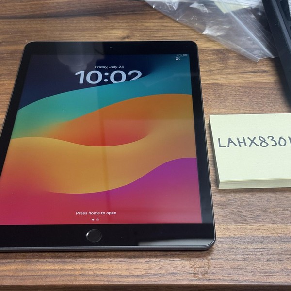 Apple iPad (7th Gen) - Wi-Fi, 32 GB, Gray, A2197