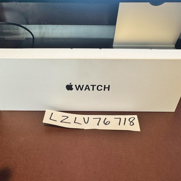 Apple Watch SE 2nd Gen 40mm - Unlocked, Starlight, A2726 - Cellular, Aluminum