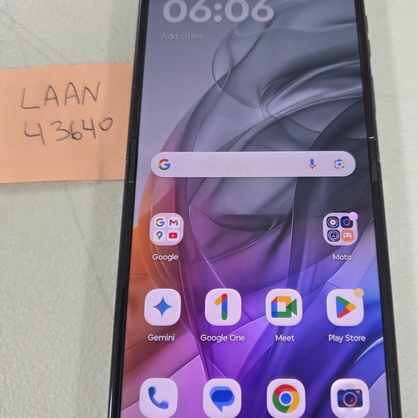 Motorola Razr (2024) - Unlocked, Gray, 256 GB, 8 GB