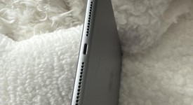 Mint
													Apple iPad 6th Gen - Unlocked, Gray, 32 GB, A1954, photo 5 of 7