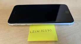 Mint
													Apple iPhone SE 2nd Gen 2020 - Unlocked, White, 128 GB, A2275, photo 4 of 7