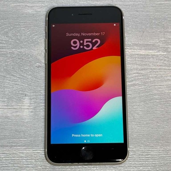 Apple iPhone SE 3rd Gen 2022 - Unlocked, 128 GB, Starlight, A2595