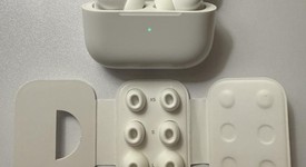 Used
													Apple AirPods Pro 2 - Lightning, photo 2 of 7