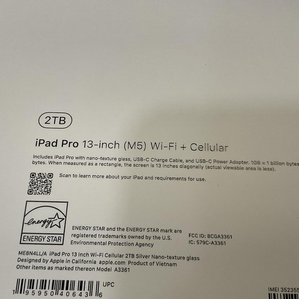 Apple iPad Pro 13 inch (M5) 2025 - Unlocked, 2 TB, Silver, Apple M5 10-Core (8-core GPU), A3361, Nano-texture Glass