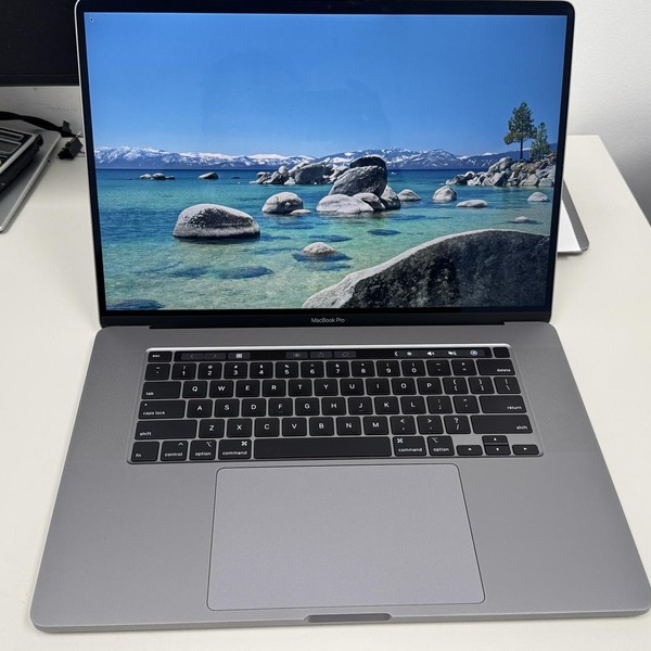 MacBook Pro 2019 - 16 inch - 8 TB, Silver, 64 GB, Intel Core i9