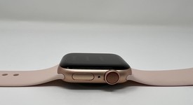 Fair
													Apple Watch Series 4 40mm - Unlocked, Gold, A1975 - Cellular, Aluminum, photo 6 of 6
