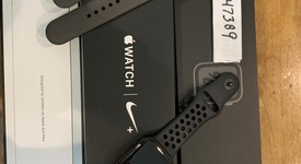 Good
													Apple Watch Series 4 44mm - Unlocked, Gray, A1976 - Cellular, Nike, photo 3 of 9