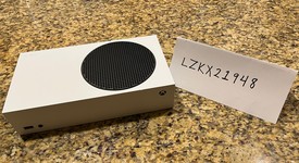 Mint
													Xbox Series S (2020) - White, 512 GB, photo 1 of 9