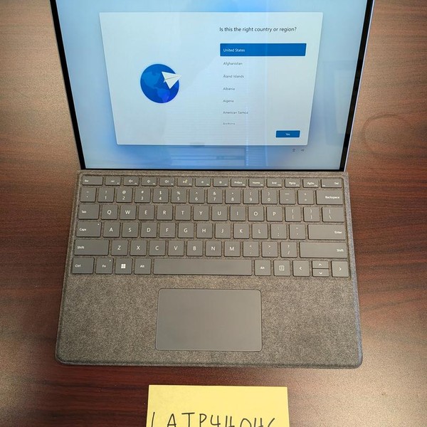 Microsoft Surface Pro 9 - Wi-Fi, 256 GB, Platinum, 16 GB, Intel Core i7, Wi-Fi