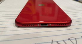 Good
													Apple iPhone SE 2nd Gen 2020 - Consumer Cellular, Red, 64 GB, A2275, photo 5 of 6