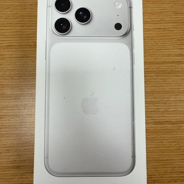 Apple iPhone 17 Pro Max - Verizon, 256 GB, Silver, A3257