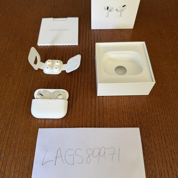 Apple AirPods Pro - Wireless Case
