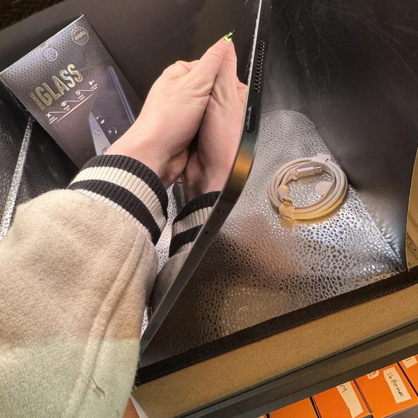 Apple iPad Pro 11 inch (M4) 2024 - Wi-Fi, 256 GB, Black, 8 GB, A2836, Standard Glass