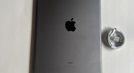 Mint
													Apple iPad 9th Gen - Unlocked, Gray, 64 GB, A2603, photo 3 of 7
