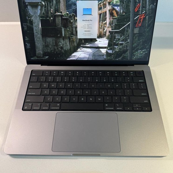 MacBook Pro 2021 - 14 inch - 2 TB, Gray, 32 GB, Apple M1 Pro 10-core