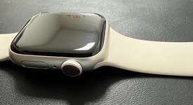 Good
													Apple Watch Series 7 41mm - Unlocked, Starlight, A2475 - Cellular, Aluminum, photo 4 of 5